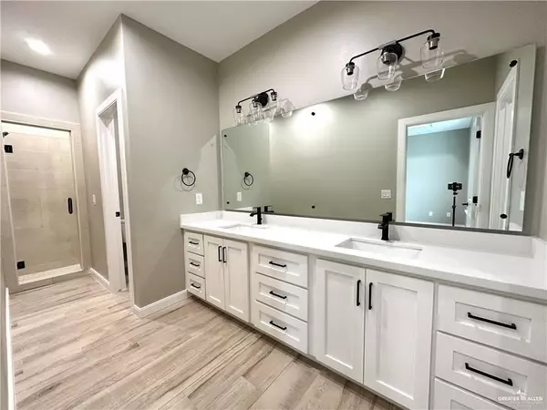 Mcallen, TX 78504,8904 N 27th LN