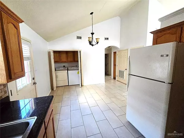 Edinburg, TX 78541,2219 W Candlelight LN #3