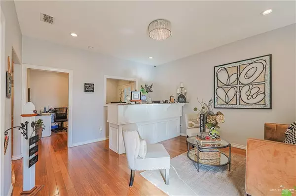 Edinburg, TX 78539,513 S 10th AVE