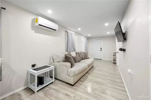 Weslaco, TX 78596,118 N Palmas ST