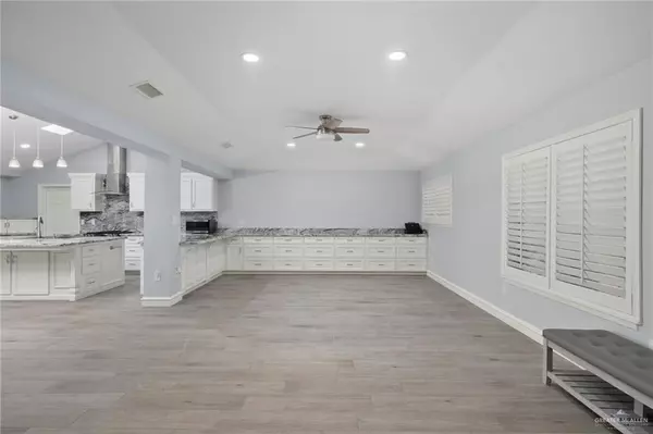 Mcallen, TX 78501,106 E Ithaca AVE