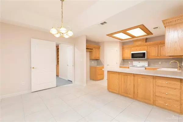 Mission, TX 78572,112 Saturn ST