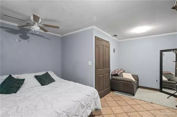 Mission, TX 78574,7202 Abram BLVD