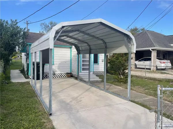 Weslaco, TX 78596,707 E Plaza ST