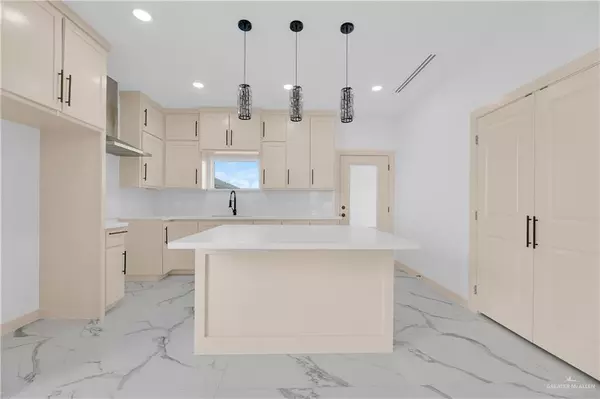 Edinburg, TX 78542,5900 N Playa Del Sol ST