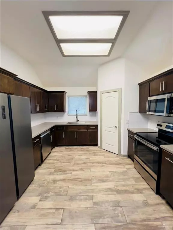 Mcallen, TX 78501,213 E Maple AVE