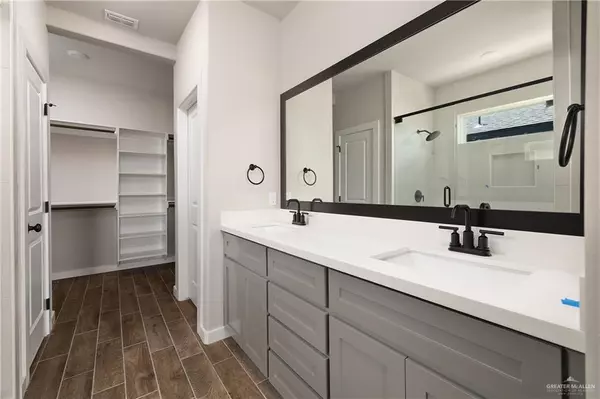 Weslaco, TX 78599,2212 Zinnia ST