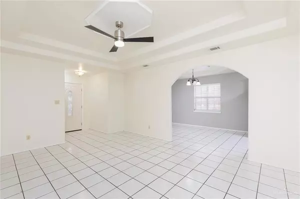 Edinburg, TX 78541,2002 Suaze ST