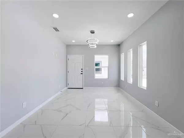 Edinburg, TX 78541,913 N Woodson AVE #2