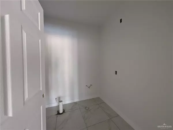 Donna, TX 78537,200 N Salinas BLVD #2