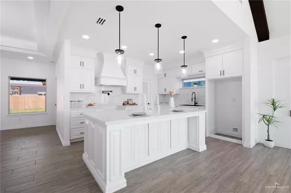 Weslaco, TX 78596,2316 Zinnia ST