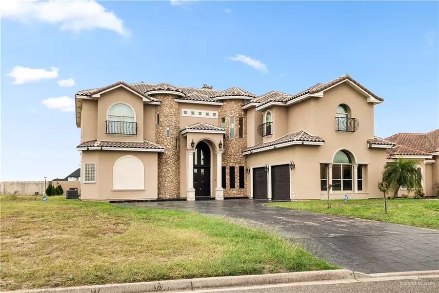 2806 Woods Drive South, Edinburg, TX 78542