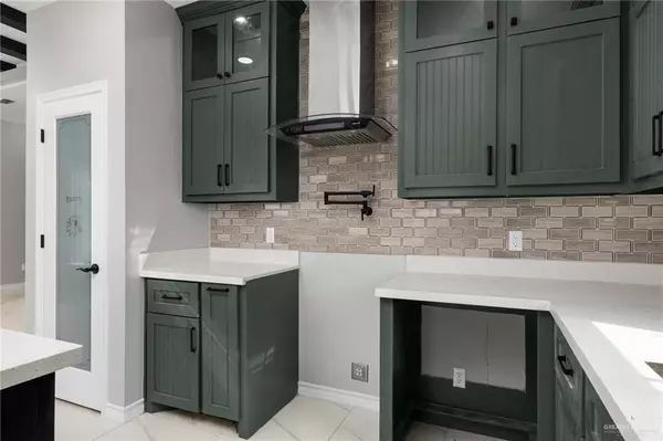 Weslaco, TX 78596,2342 Victoriano ST