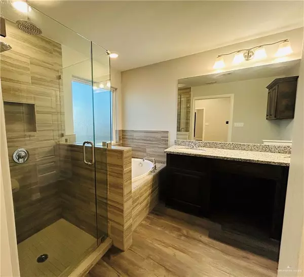 Mission, TX 78572,407 S Castillos Y Diamantes ST