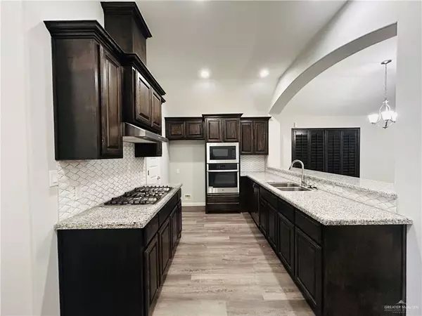 Mission, TX 78572,407 S Castillos Y Diamantes ST