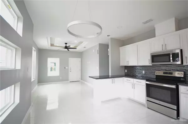 San Juan, TX 78589,1702 Angelina DR #4