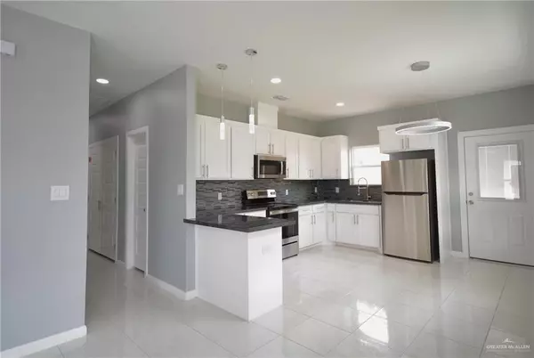 San Juan, TX 78589,1702 Angelina DR #4