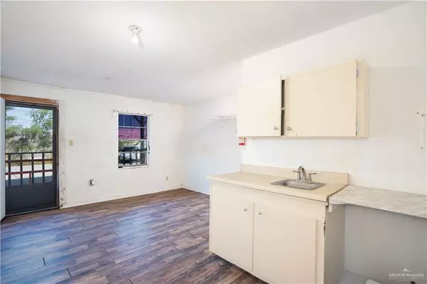 Mercedes, TX 78570,130 N Texas AVE #4