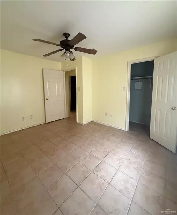 Edinburg, TX 78541,1213 Mineralrights LN #4