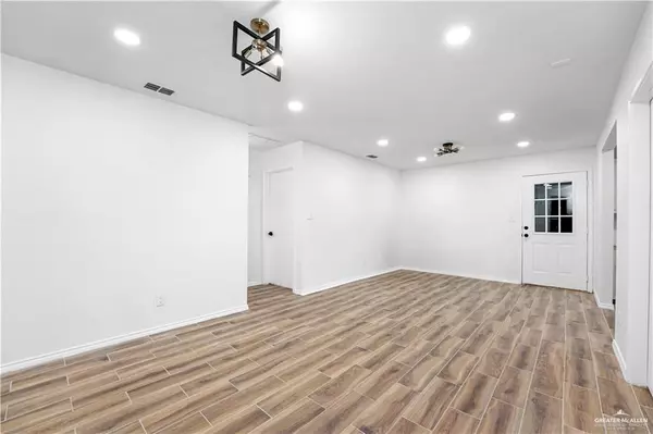 Mission, TX 78572,2002 W 1st ST