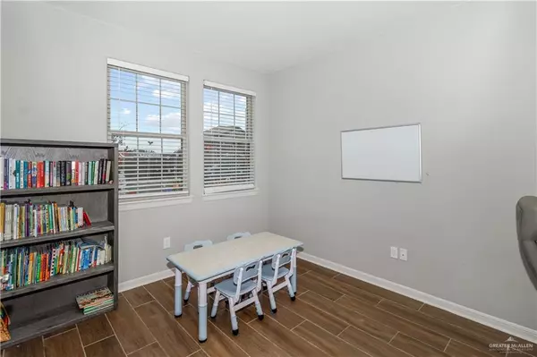 Mission, TX 78572,403 S Templo Dorado ST