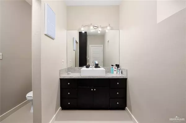 Mcallen, TX 78501,1201 E Camellia AVE #3