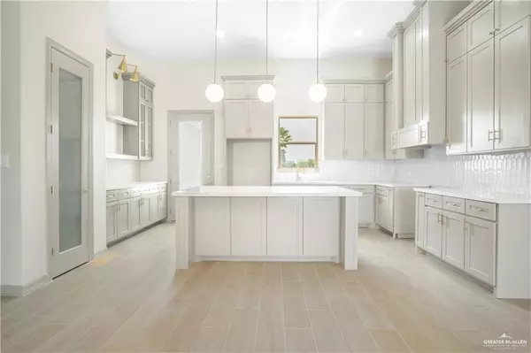 San Juan, TX 78589,2002 Black Hills ST