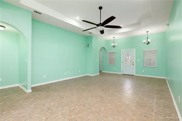 Elsa, TX 78543,433 S Bowie ST