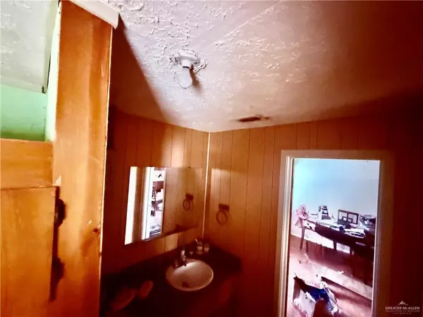 San Juan, TX 78589,226 E 2nd ST