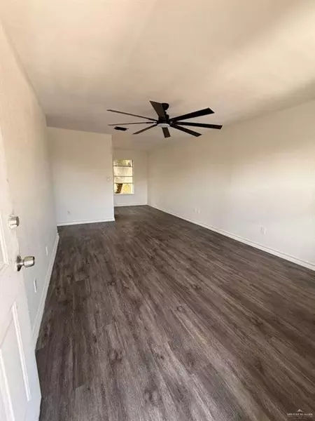 913 W Park AVE, Pharr, TX 78577