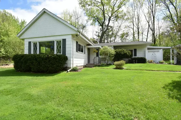 Mequon, WI 53092,4545 W Laverna