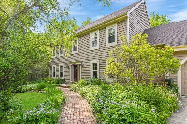 4836 W River Hollow, Mequon, WI 53092