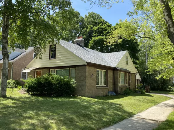 2003 W Marne, Glendale, WI 53209