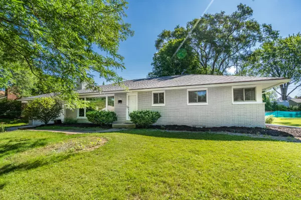 420 Madero, Thiensville, WI 53092