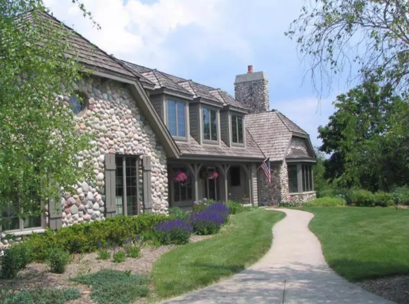 W303N3286 Timber Hill, Delafield, WI 53072