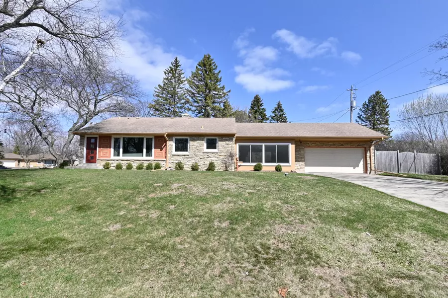 8900 N Iroquois, Bayside, WI 53217