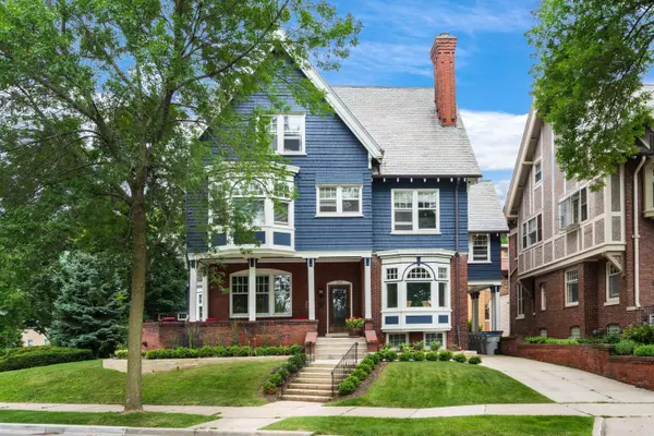 2359 N Wahl, Milwaukee, WI 53211