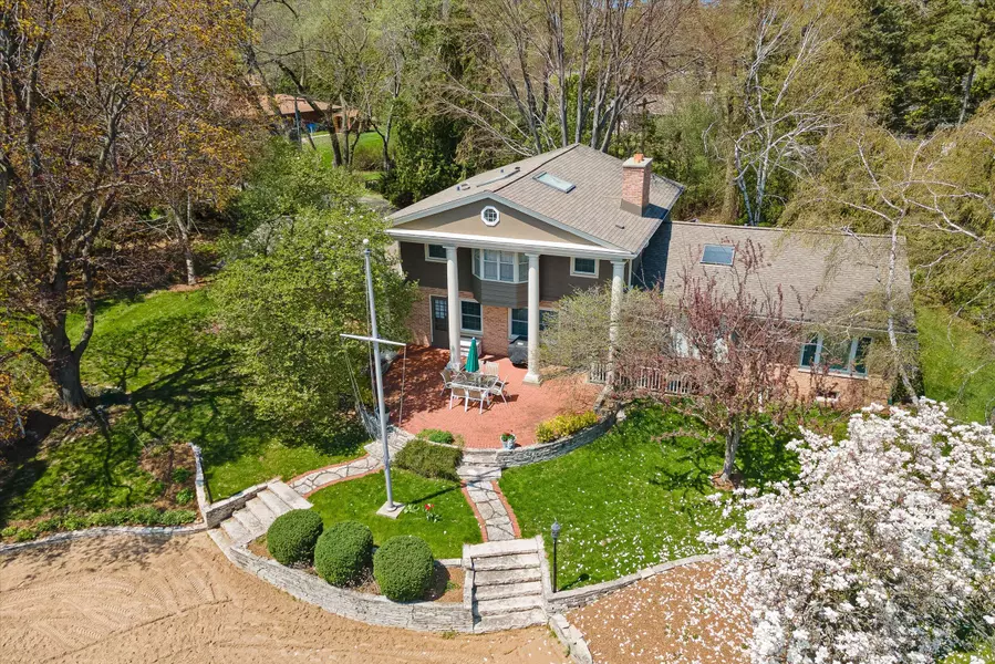 6900 N Glen Shore, Glendale, WI 53209