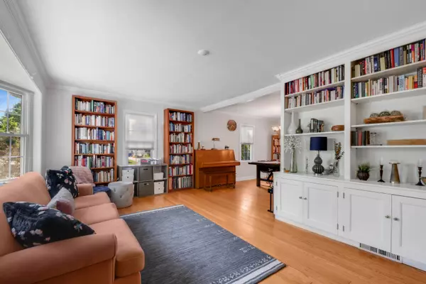 Shorewood, WI 53211,1000 E Kensington