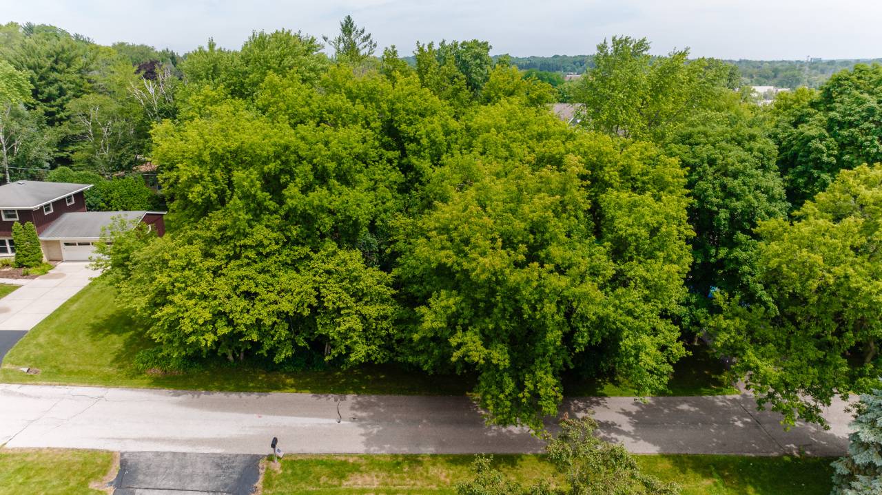 12910 President, Brookfield, WI 53005
