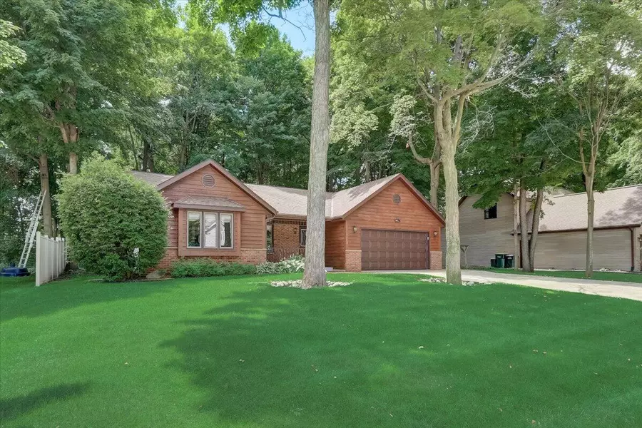 1409 Hans, West Bend, WI 53090