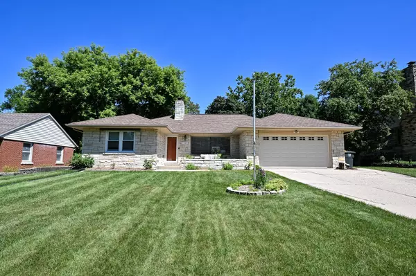 4260 Menomonee River, Wauwatosa, WI 53222