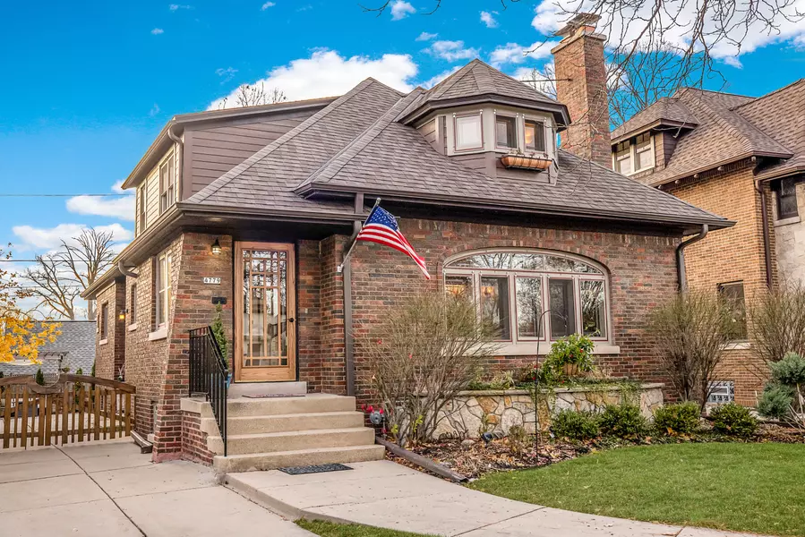4779 N Larkin, Whitefish Bay, WI 53211