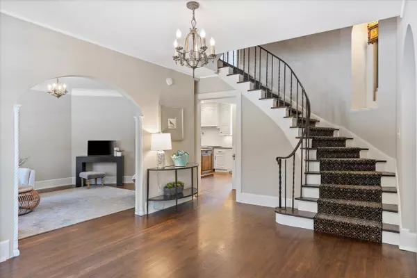 Mequon, WI 53092,10820 N Cedarburg