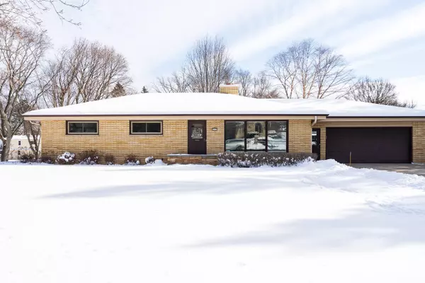 4720 N 159th, Brookfield, WI 53005