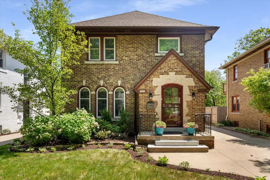 5020 N Idlewild, Whitefish Bay, WI 53217