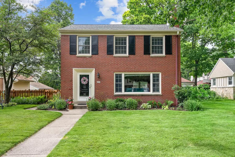 4231 N Olsen, Shorewood, WI 53211