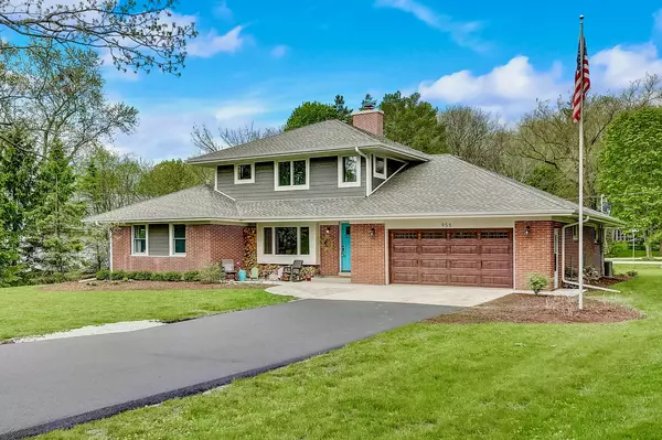 955 Brinsmere, Elm Grove, WI 53122