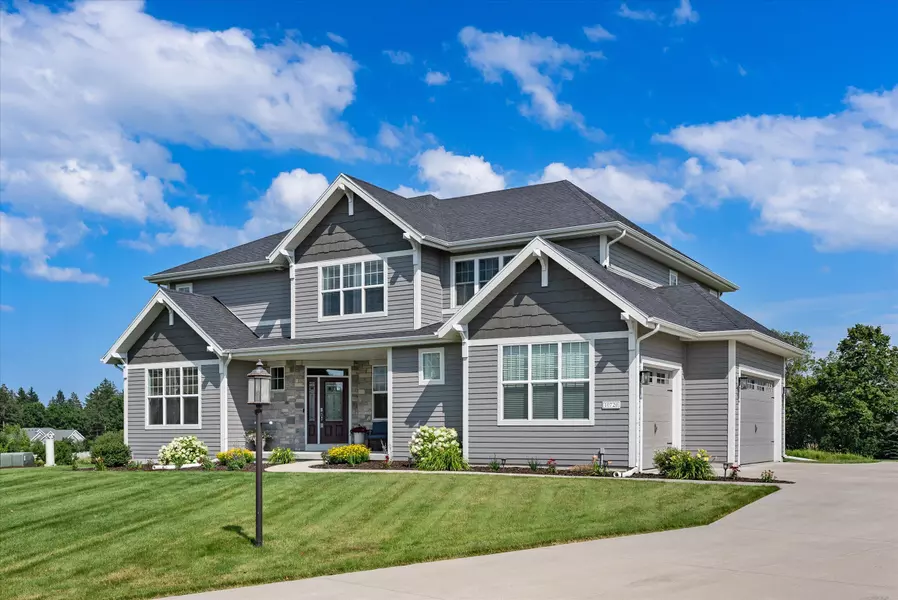 10720 N Blackbird, Mequon, WI 53097