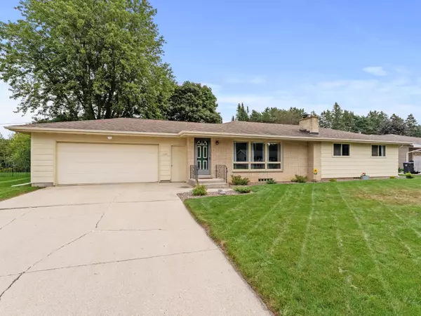 110 Crestwood,  Elkhart Lake,  WI 53020